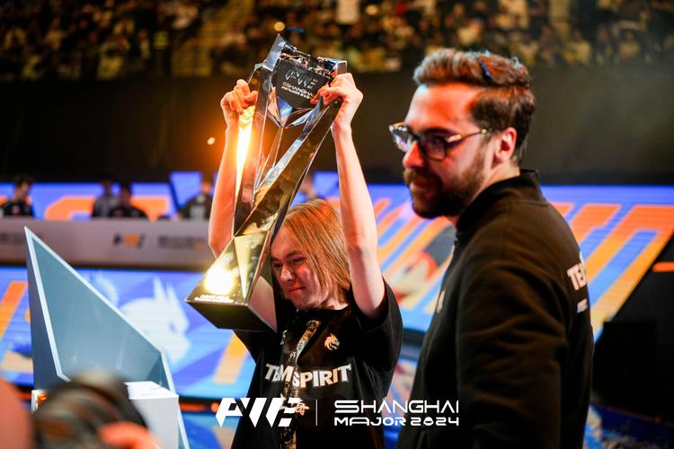 Shopify Rebellion Gold 玩家发布关于 florescent 的声明