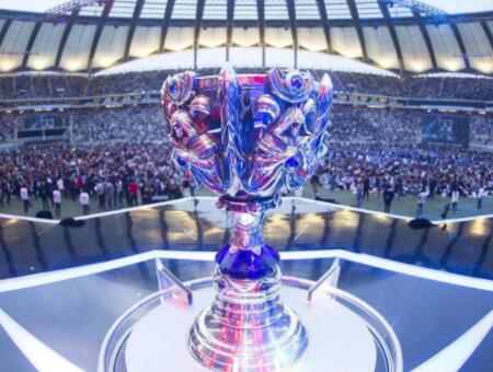 恭喜RW侠晋级2025王者荣耀世冠四分之一决赛！