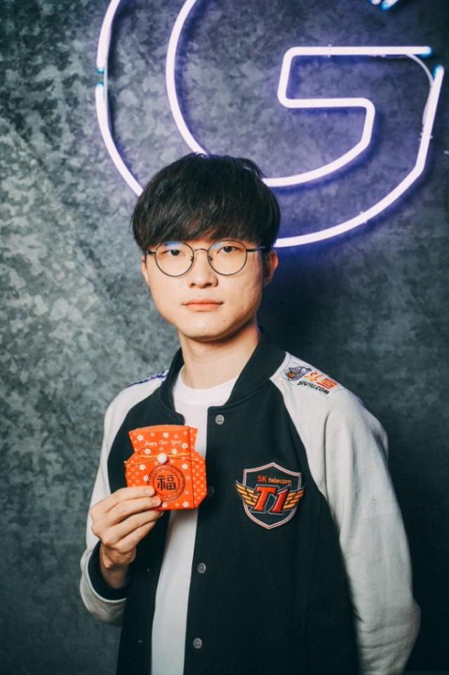 LPL今日首发：yuekai中路对阵Cryin
